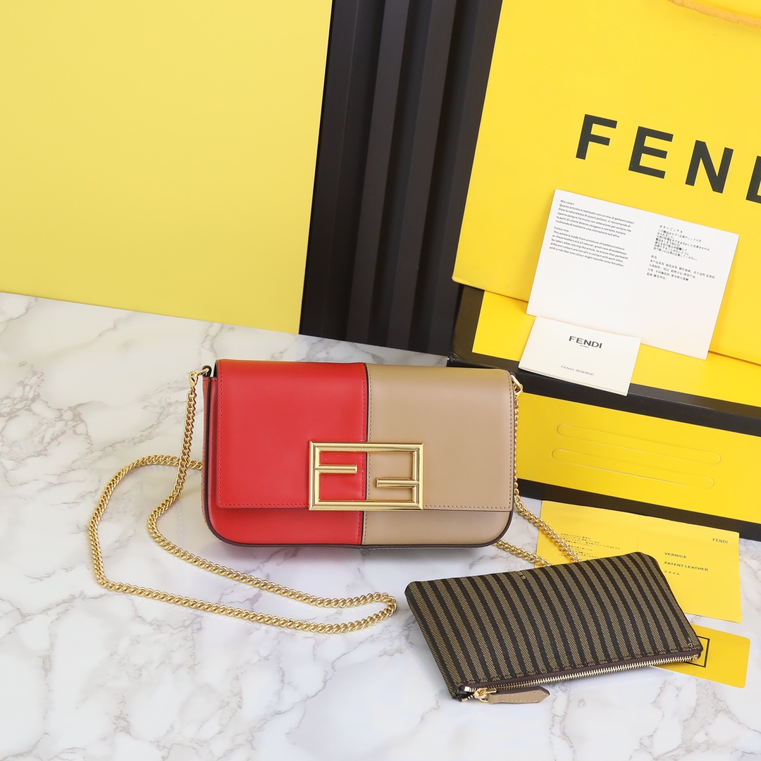 FENDI HANDBAG Red and dusty brown Patchwork FENDI HANDBAG Red and dusty brown Patchwork