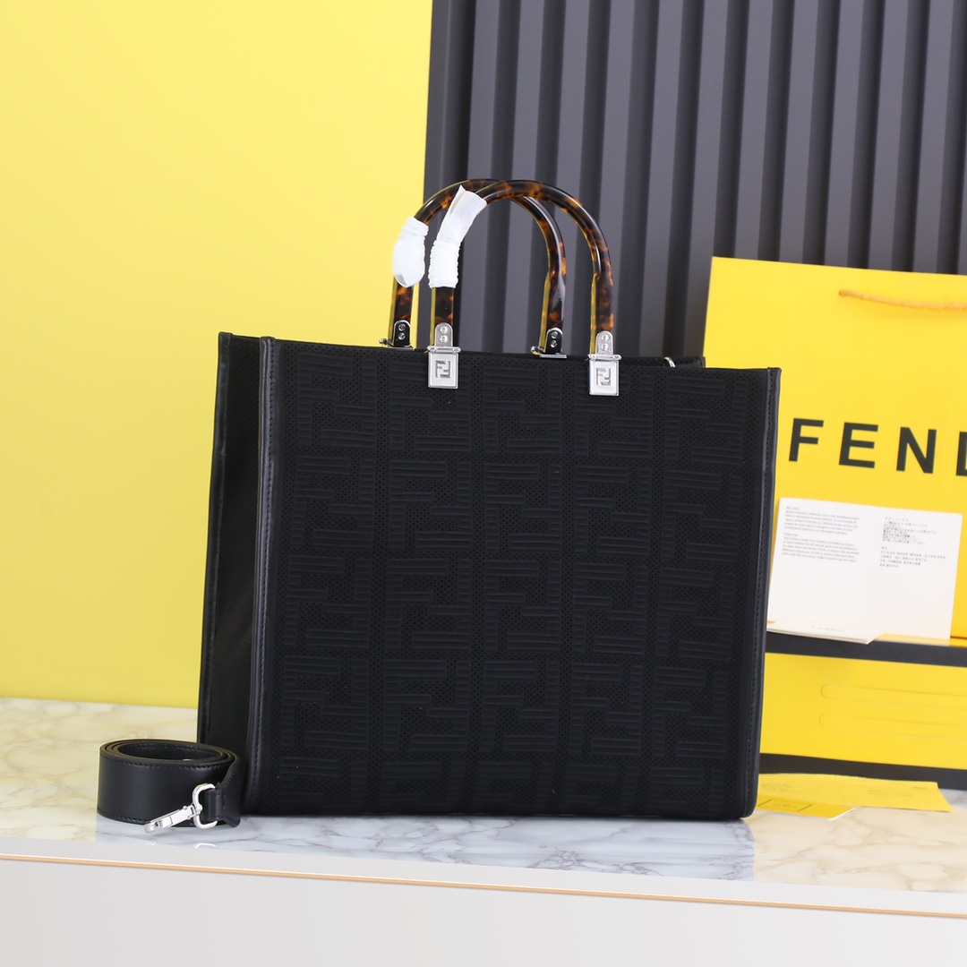 FENDI HANDBAG black FENDI HANDBAG black