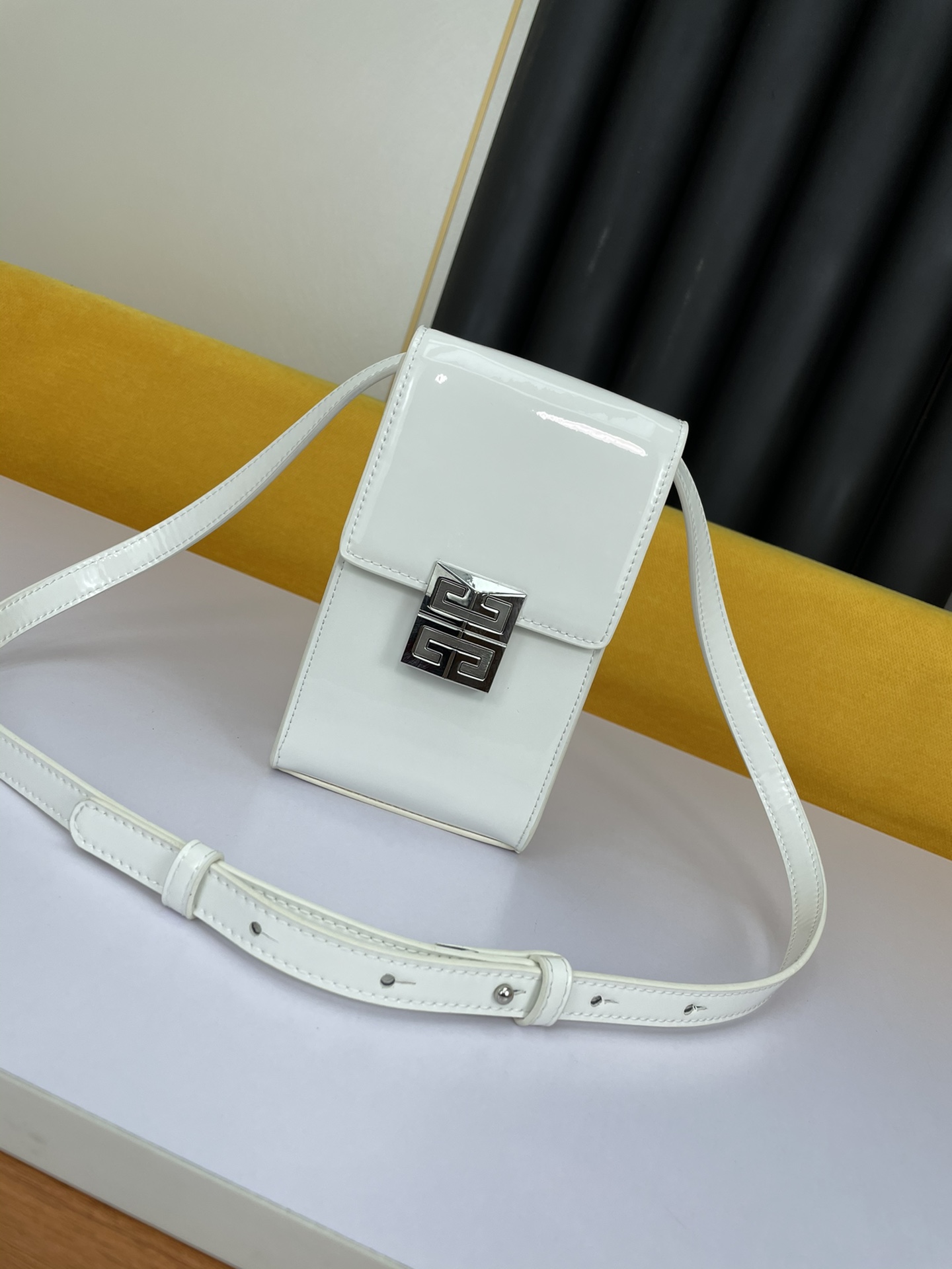 Givenchy Crossbody Bag white Givenchy Crossbody Bag white
