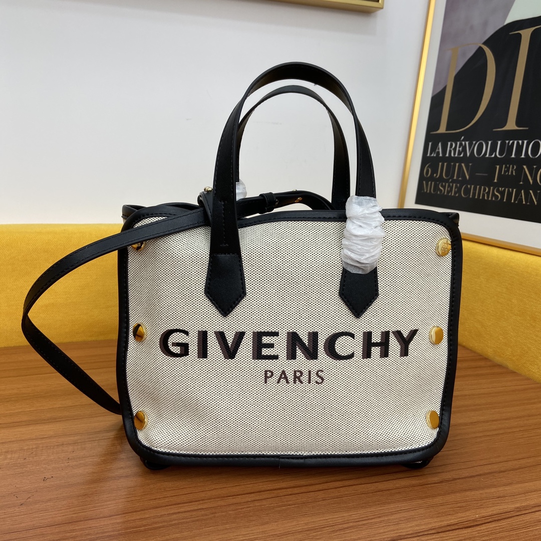 Givenchy Handbag off-white Givenchy Handbag off-white