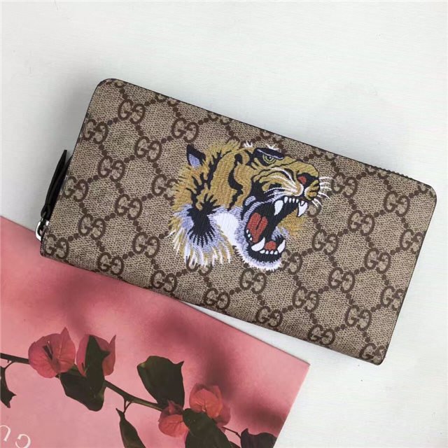 Gucci GG Supreme Zip Around Wallet Tiger Print Gucci GG Supreme Zip Around Wallet Tiger Print