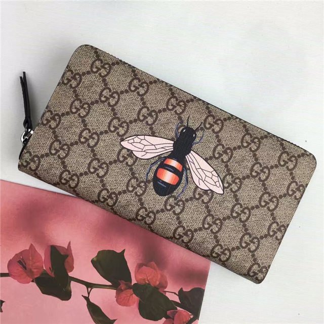 Gucci GG Supreme Zip Around Wallet Bee Print Gucci GG Supreme Zip Around Wallet Bee Print