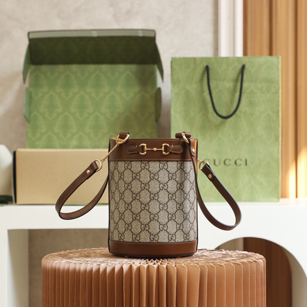 GUCCI Horsebit 1955 Small Bucket Bag GUCCI Horsebit 1955 Small Bucket Bag