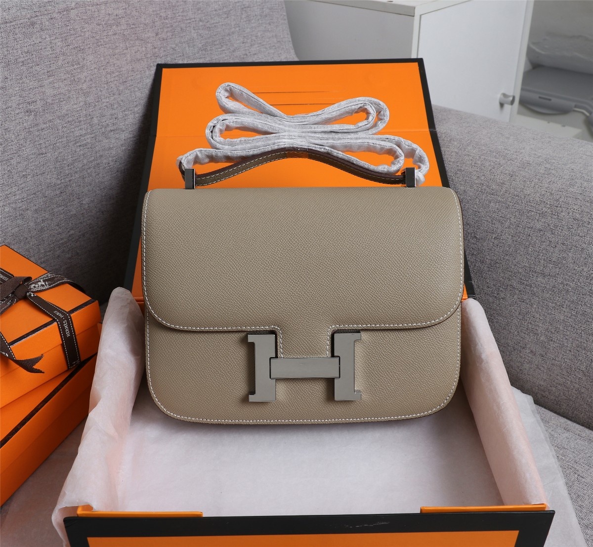 HERMES HANDBAg gray HERMES HANDBAg gray