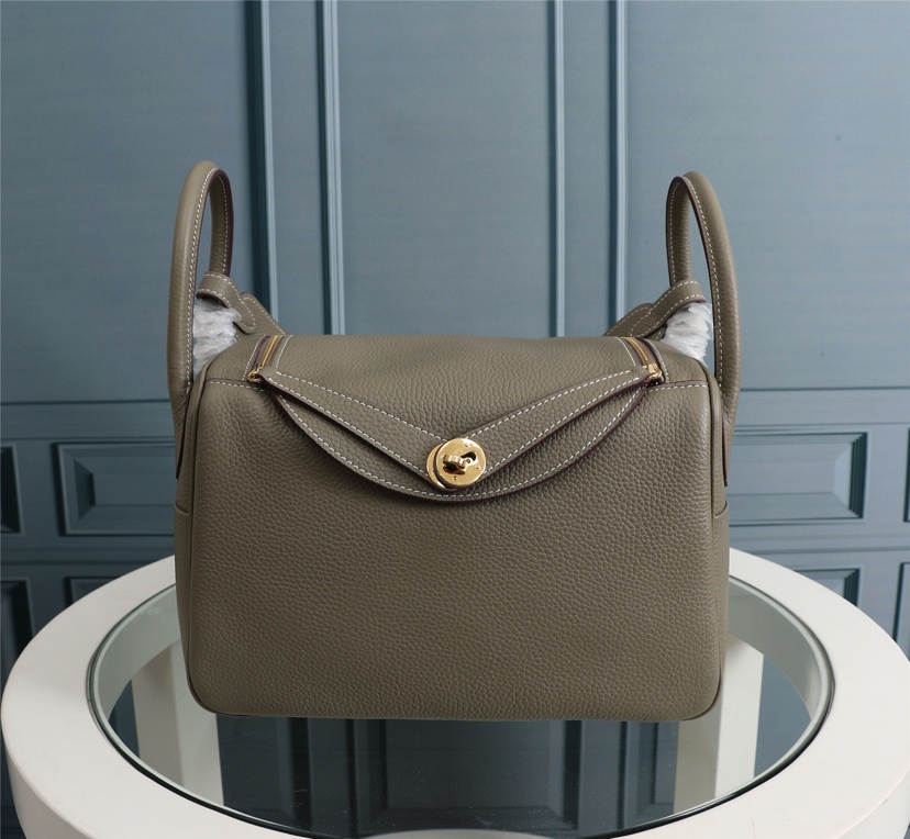 HERMES HANDBAG LINDY gray HERMES HANDBAG LINDY gray