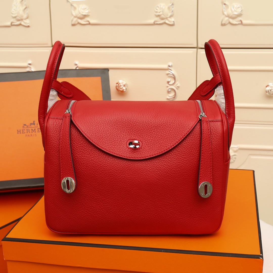 HERMES HANDBAG LINDY red HERMES HANDBAG LINDY red