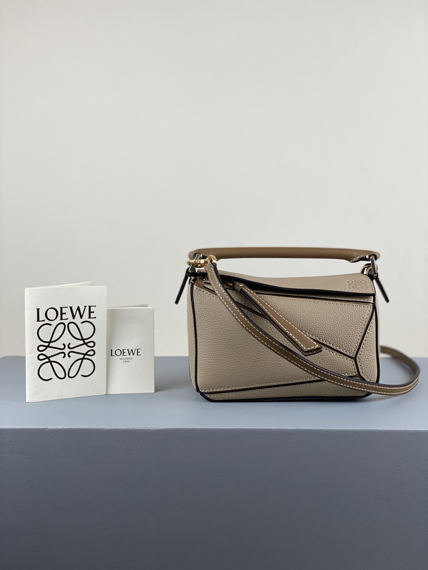 LOEWE HANDBAG Brownish Green LOEWE HANDBAG Brownish Green