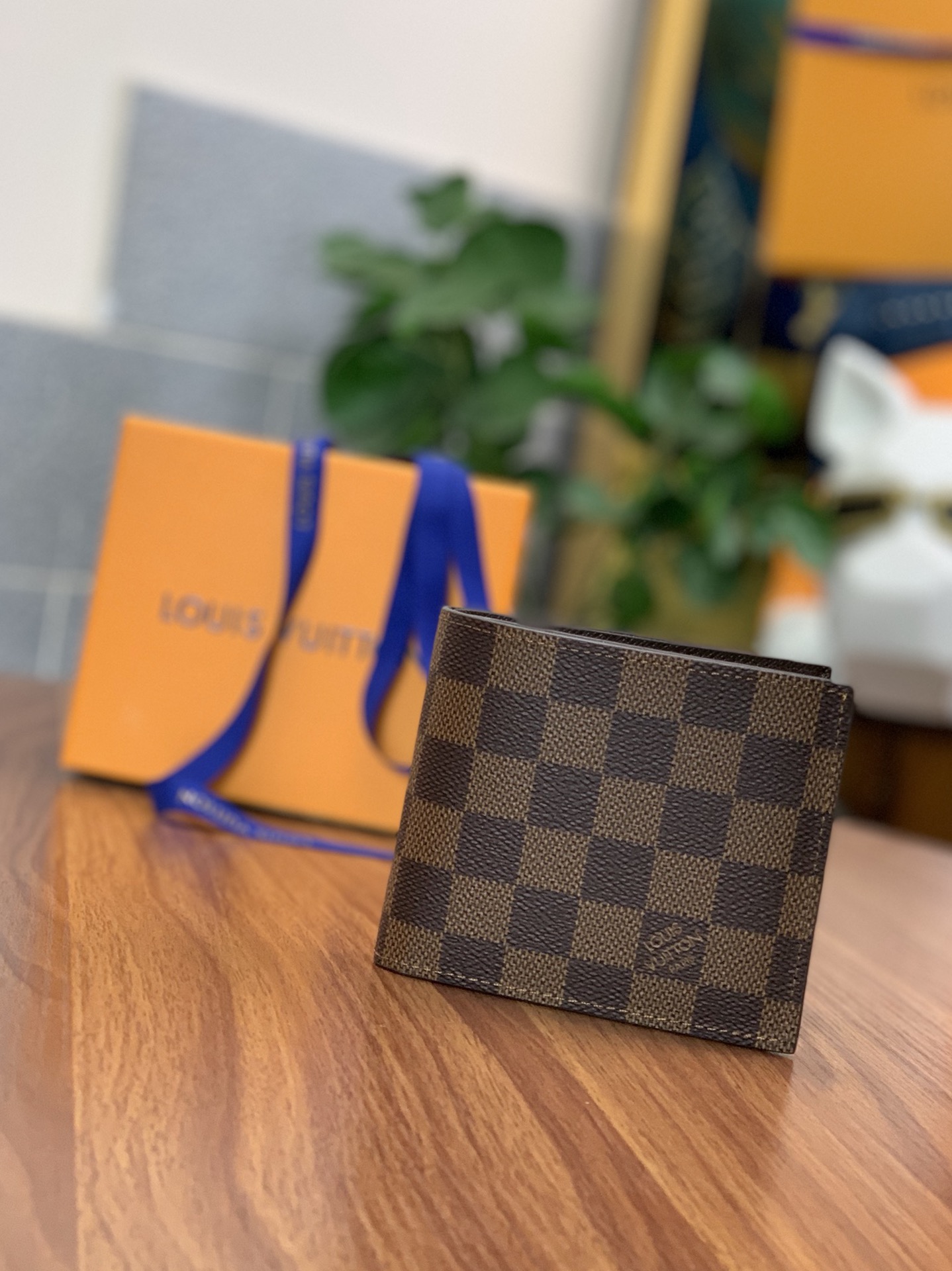 Louis Vuitton LV Multiple checkerboard pattern short wallet Louis Vuitton LV Multiple checkerboard pattern short wallet