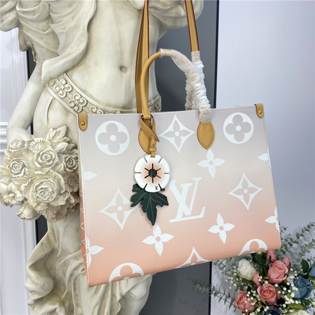 Louis Vuitton OnTheGo GM Mist Louis Vuitton OnTheGo GM Mist