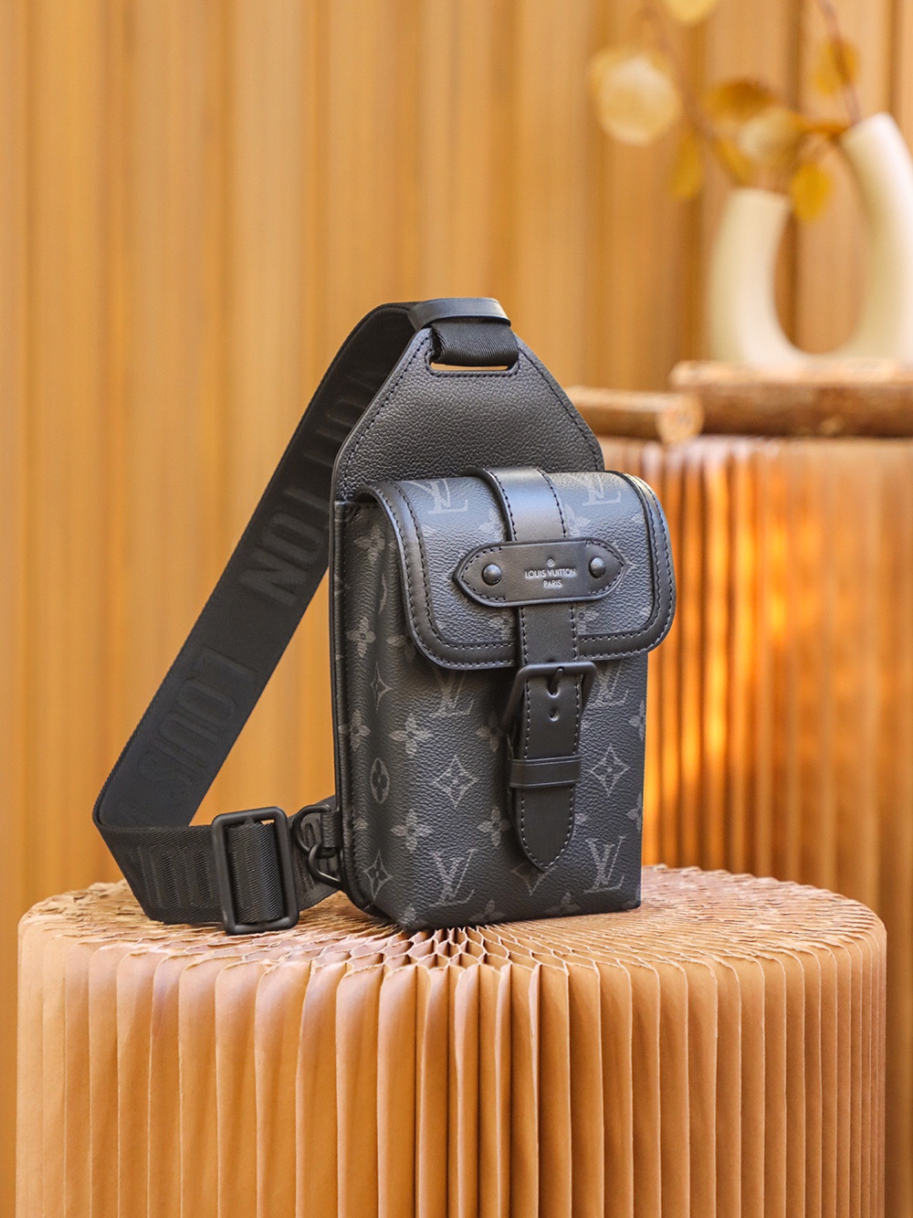 LOUIS VUITTON CROSSBODY BAG Monogram Canvas Black LOUIS VUITTON CROSSBODY BAG Monogram Canvas Black
