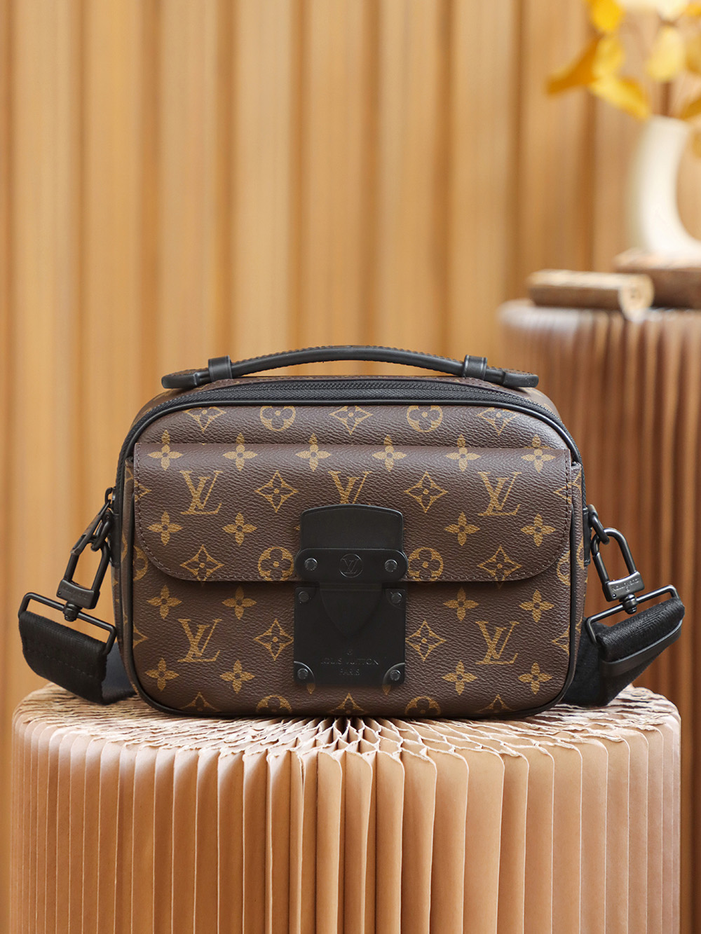 LOUIS VUITTON CROSSBODY BAG monogram LOUIS VUITTON CROSSBODY BAG monogram