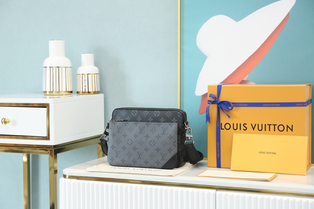 LOUIS VUITTON CROSSBODY BAG gray LOUIS VUITTON CROSSBODY BAG gray