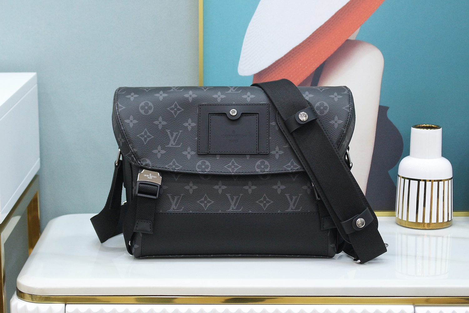 LOUIS VUITTON CROSSBODY BAG black LOUIS VUITTON CROSSBODY BAG black