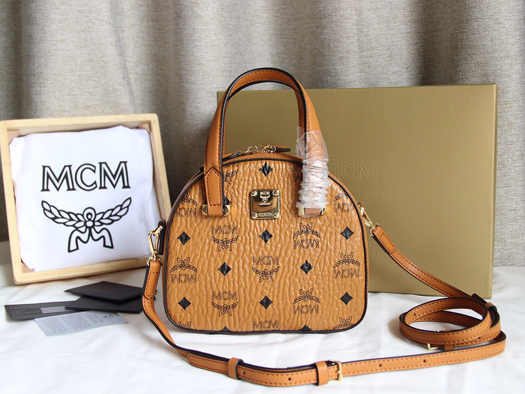 MCM WORLDWIDE handBAG yellow MCM WORLDWIDE handBAG yellow
