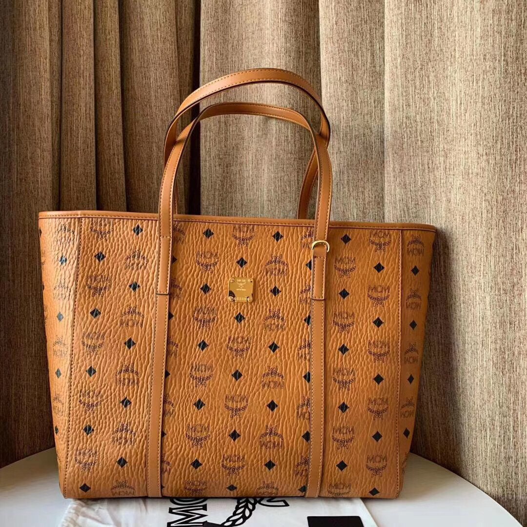 MCM WORLDWIDE shoulder bag yellow MCM WORLDWIDE shoulder bag yellow