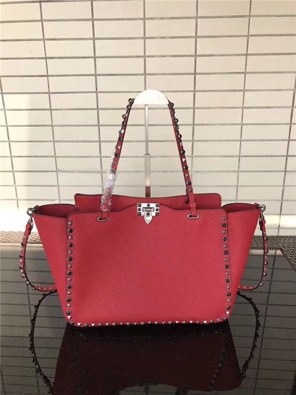 Valentino Rockstud Rolling Red with Black stones Valentino Rockstud Rolling Red with Black stones