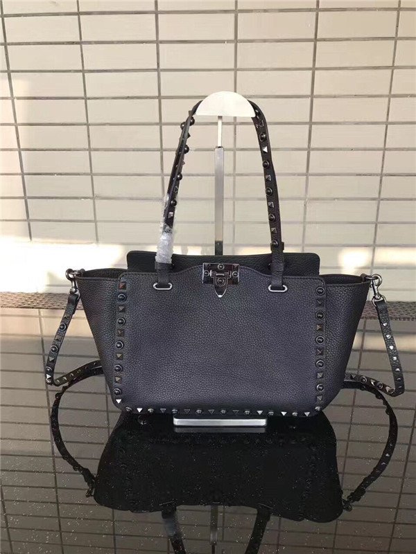 Valentino Rockstud Rolling Black with Black stones Valentino Rockstud Rolling Black with Black stones