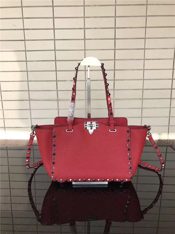 Valentino Rockstud Rolling Red with Black stones Valentino Rockstud Rolling Red with Black stones