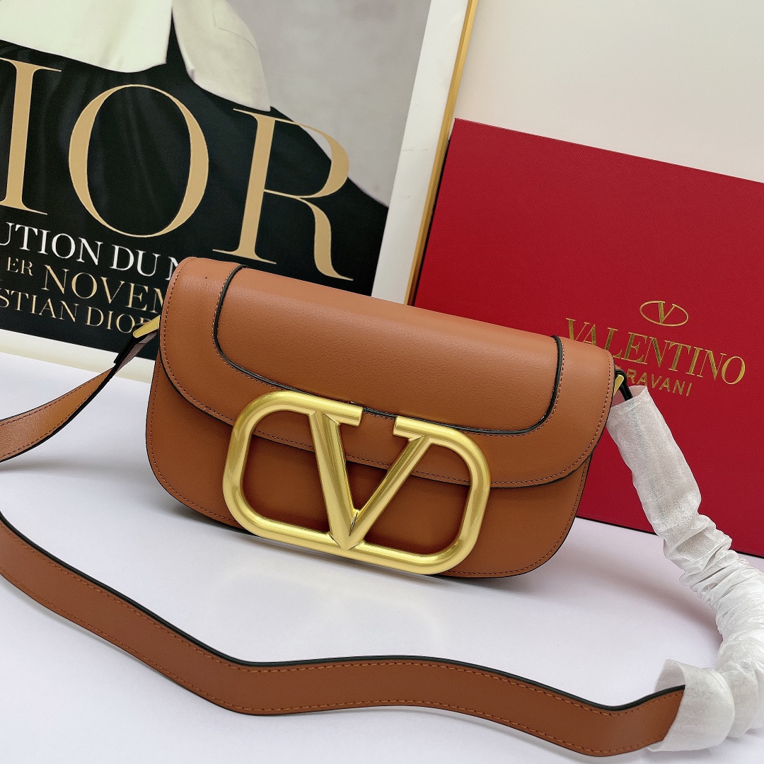 Valentino Garavani MAXI Crossbody Bag brown Valentino Garavani MAXI Crossbody Bag brown