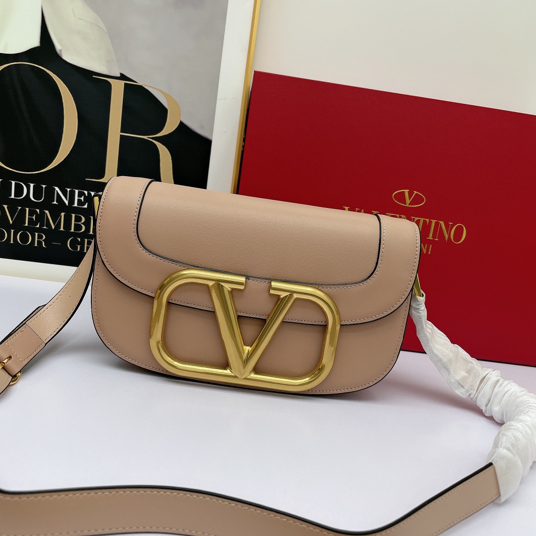 Valentino Garavani MAXI Crossbody Bag dusty brown Valentino Garavani MAXI Crossbody Bag dusty brown