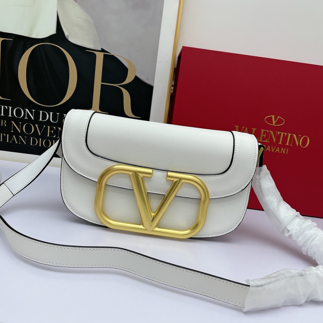 Valentino Garavani MAXI Crossbody Bag white Valentino Garavani MAXI Crossbody Bag white