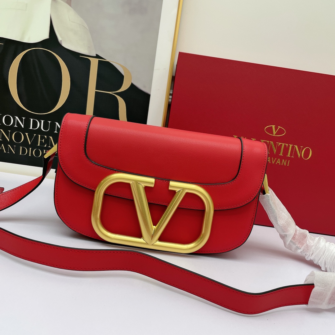 Valentino Garavani MAXI Crossbody Bag burgundy color Valentino Garavani MAXI Crossbody Bag burgundy color