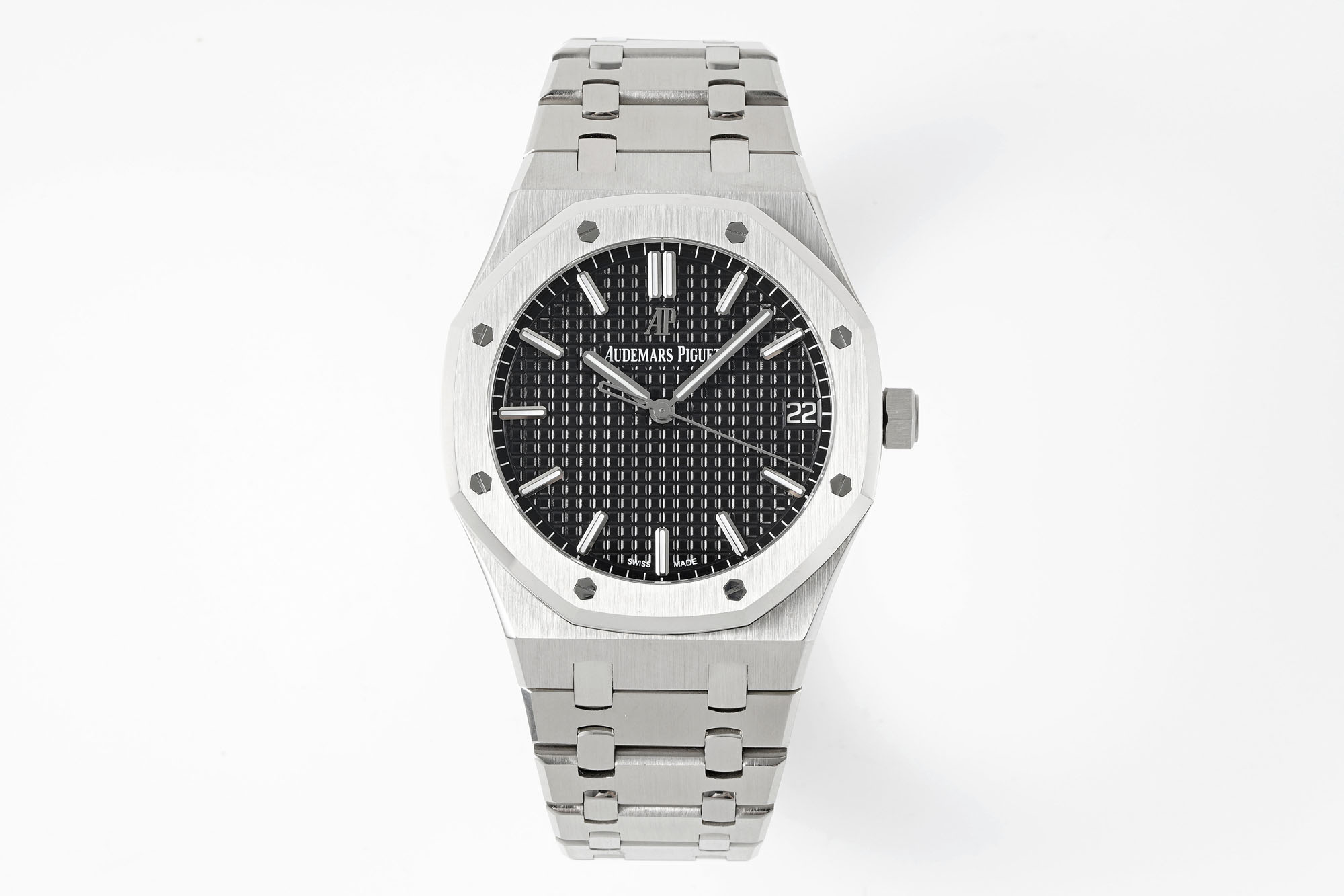 Audemars Piguet Royal Oak 15500V2, the Peak Performance of Steel Watch, Defending the “Steel” Throne Audemars Piguet Royal Oak 15500V2, the Peak Performance of Steel Watch, Defending the “Steel” Throne