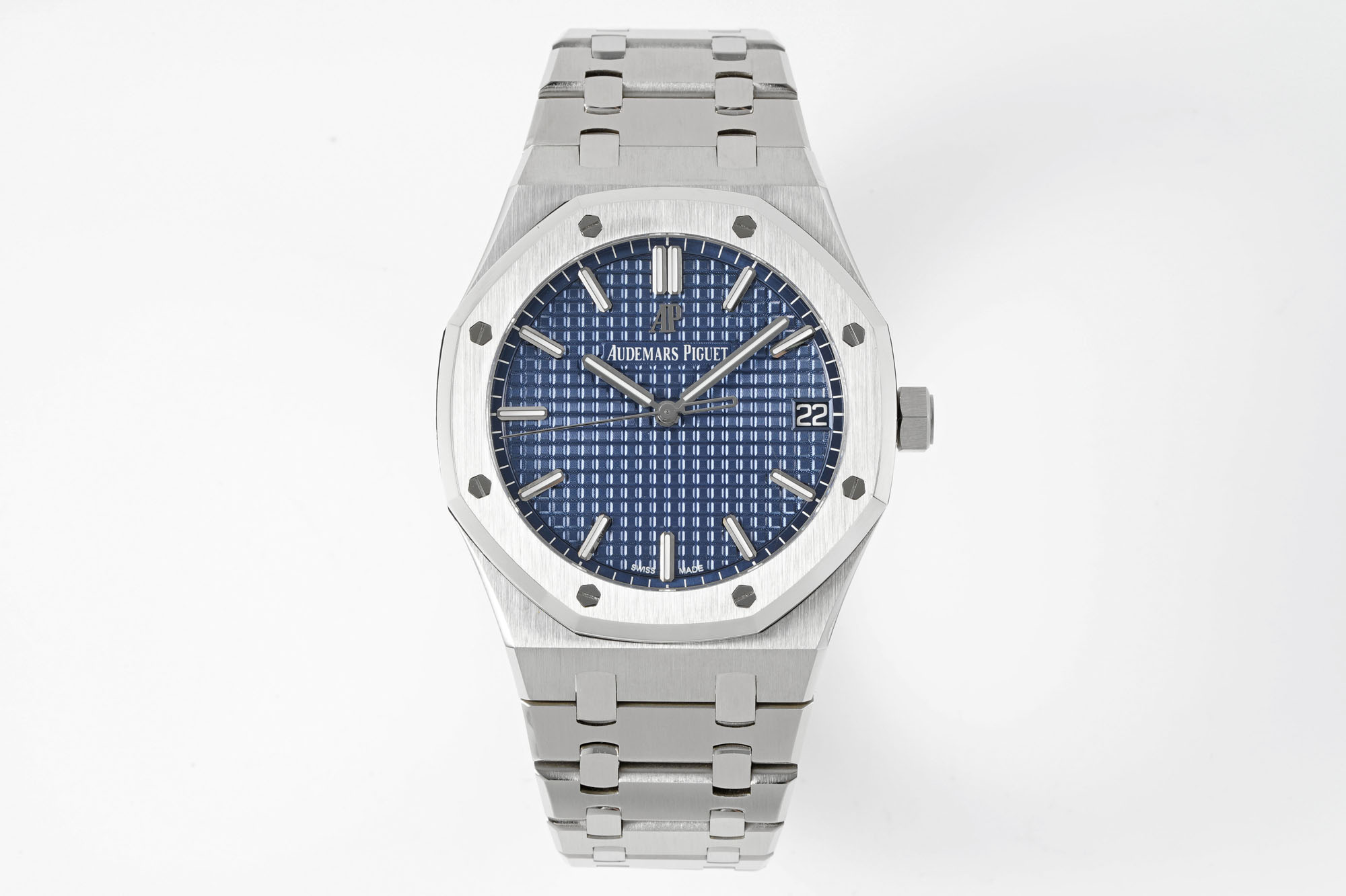 Audemars Piguet Royal Oak 15500V2, the Peak Performance of Steel Watch, Defending the “Steel” Throne Audemars Piguet Royal Oak 15500V2, the Peak Performance of Steel Watch, Defending the “Steel” Throne