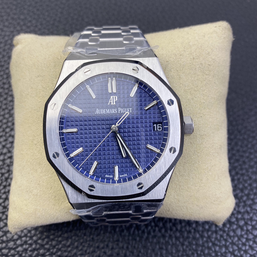 The Audemars Piguet Royal Oak 15500ST.OO.1220ST.04 watch The Audemars Piguet Royal Oak 15500ST.OO.1220ST.04 watch