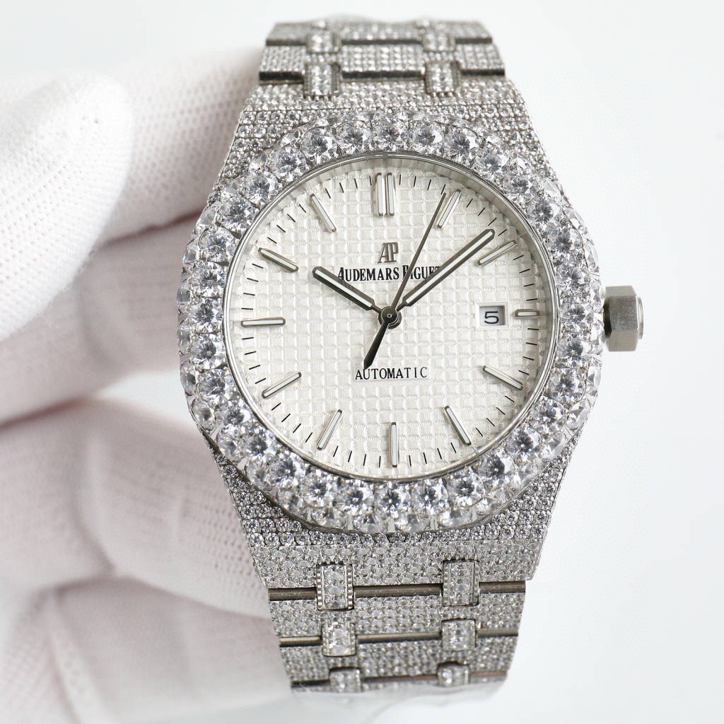 Audemars Piguet 15510, also known as Audemars Piguet 170-3, is a Royal Oak 50th Anniversary Series watch with exceptional lumino Audemars Piguet 15510, also known as Audemars Piguet 170-3, is a Royal Oak 50th Anniversary Series watch with exceptional lumino