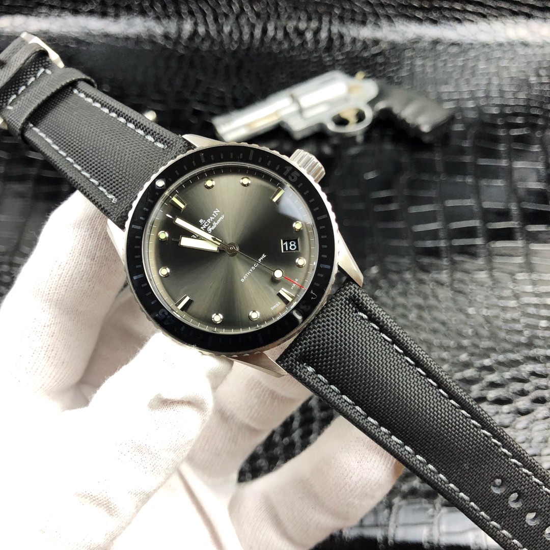 Blancpain Fifty Fathoms Series 5000-1110-B52A Blancpain Fifty Fathoms Series 5000-1110-B52A