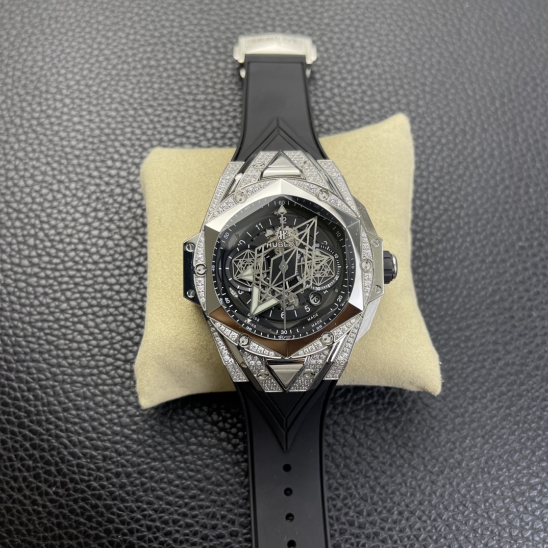 Hublot Big Bang Sang Bleu II Tattoo Watch Hublot Big Bang Sang Bleu II Tattoo Watch
