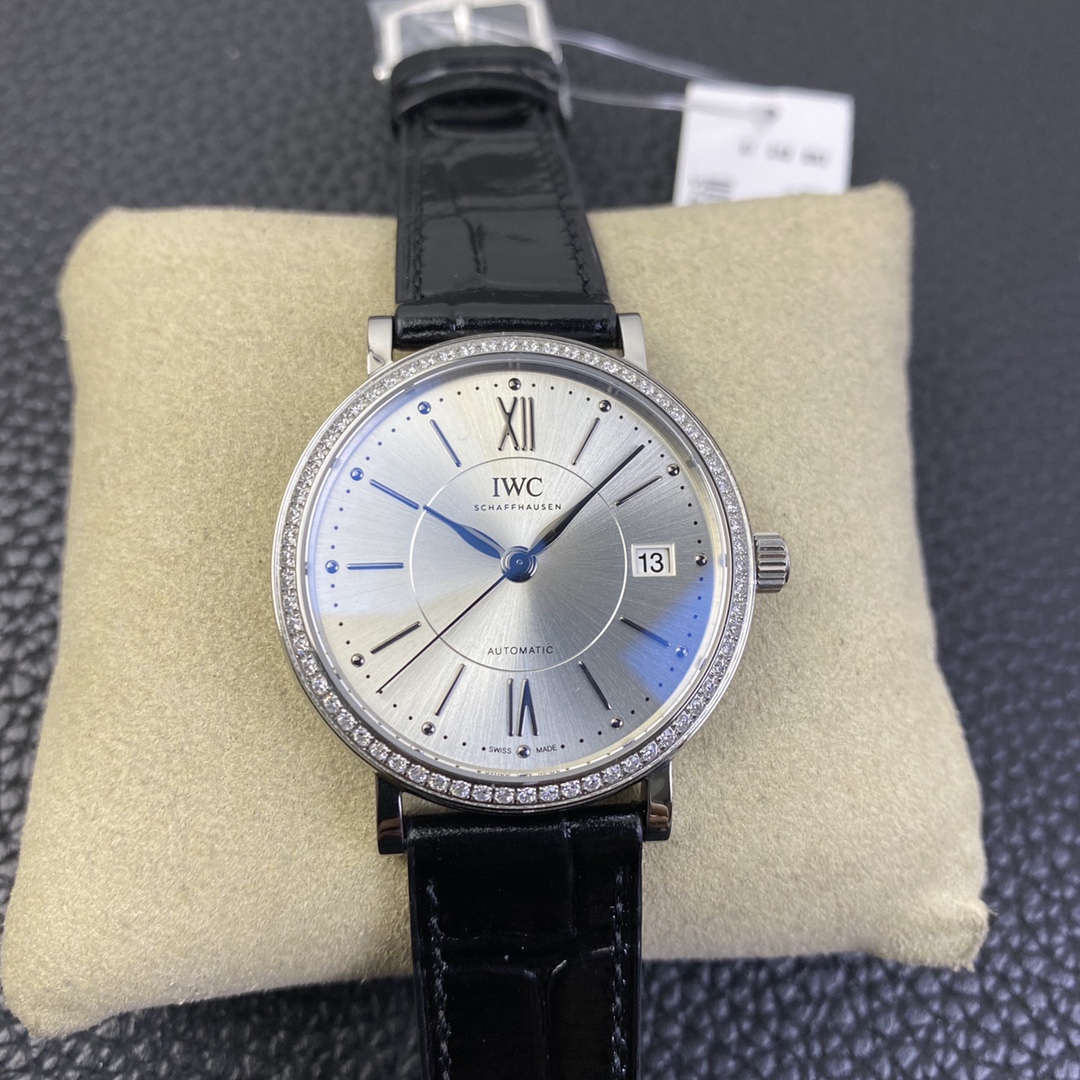 Universal Watch Berto Fino 37 Series IW458111 Watch Universal Watch Berto Fino 37 Series IW458111 Watch