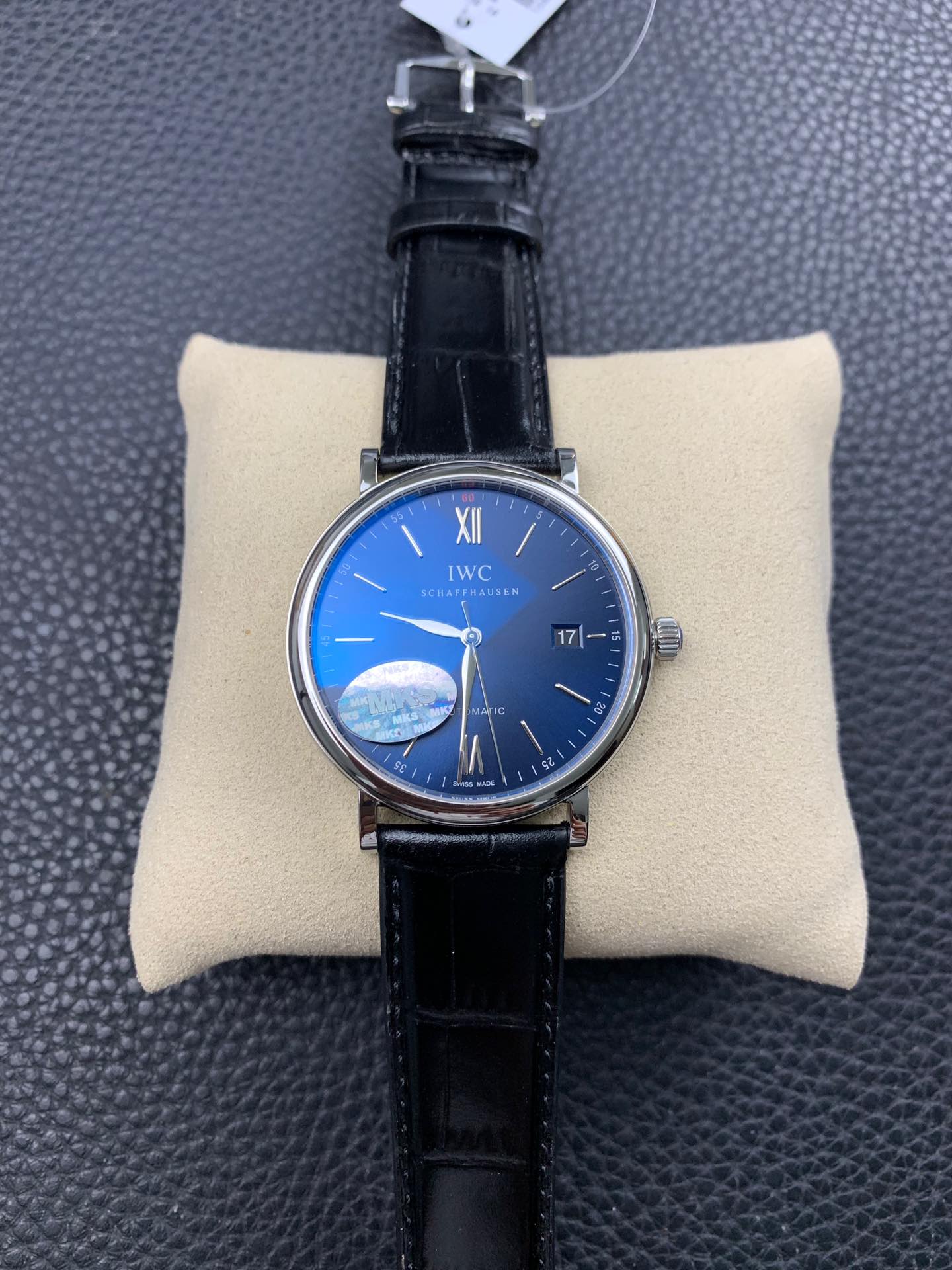 Universal Watch Berto Fino 40 Series IW356501 Watch Universal Watch Berto Fino 40 Series IW356501 Watch