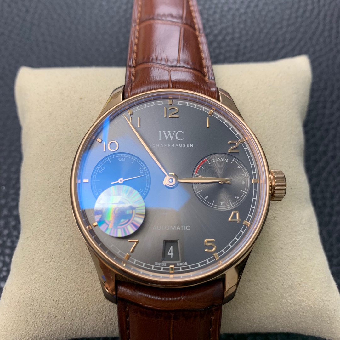 Universal Portugal 41 Series Automatic Mechanical Timing Watch Universal Portugal 41 Series Automatic Mechanical Timing Watch