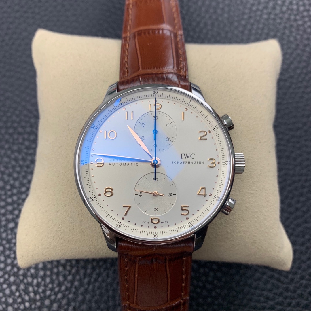 Universal Portugal 41 Series Classic Men’s Watch Universal Portugal 41 Series Classic Men’s Watch