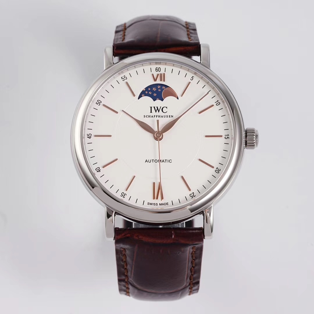 Universal Watch Berto Fino 40 Series Universal Watch Berto Fino 40 Series