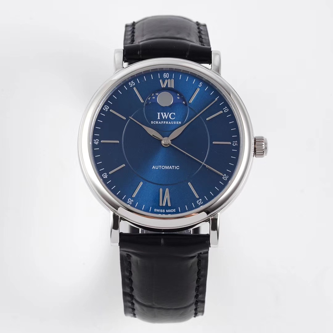 Universal Watch Berto Fino 40 Series Universal Watch Berto Fino 40 Series