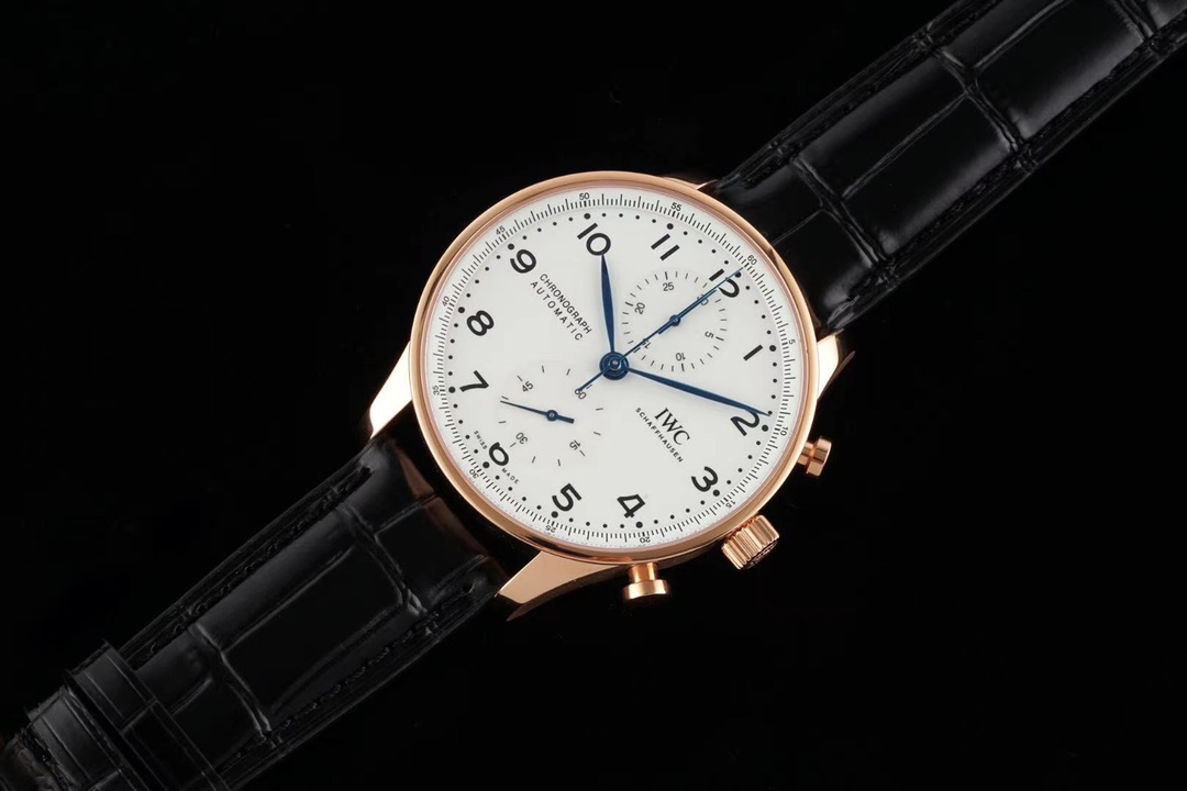 Universal Portugal 40 Series Mechanical Watch Universal Portugal 40 Series Mechanical Watch