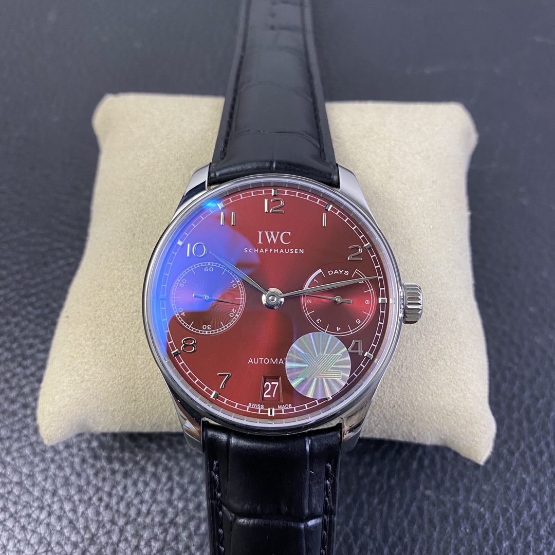 Universal Portugal 42 Series Mechanical Watch Universal Portugal 42 Series Mechanical Watch