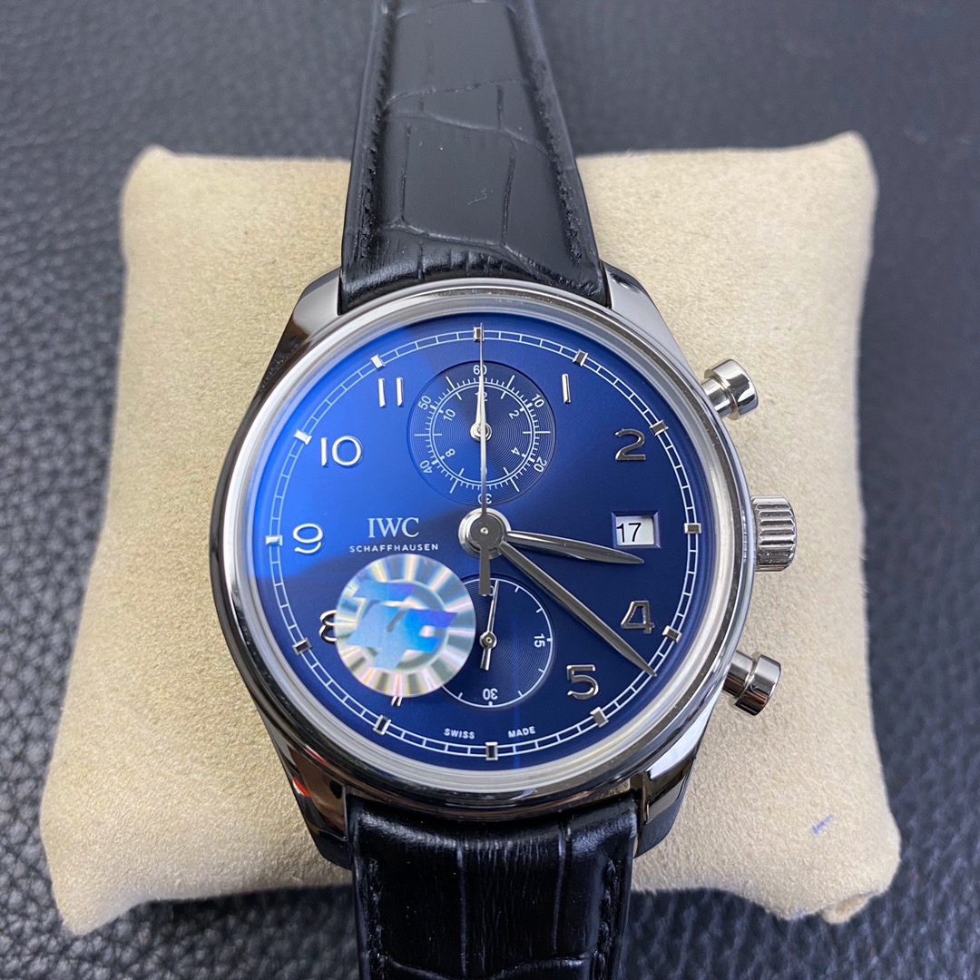 Universal Portugal 42 Series Mechanical Watch Universal Portugal 42 Series Mechanical Watch