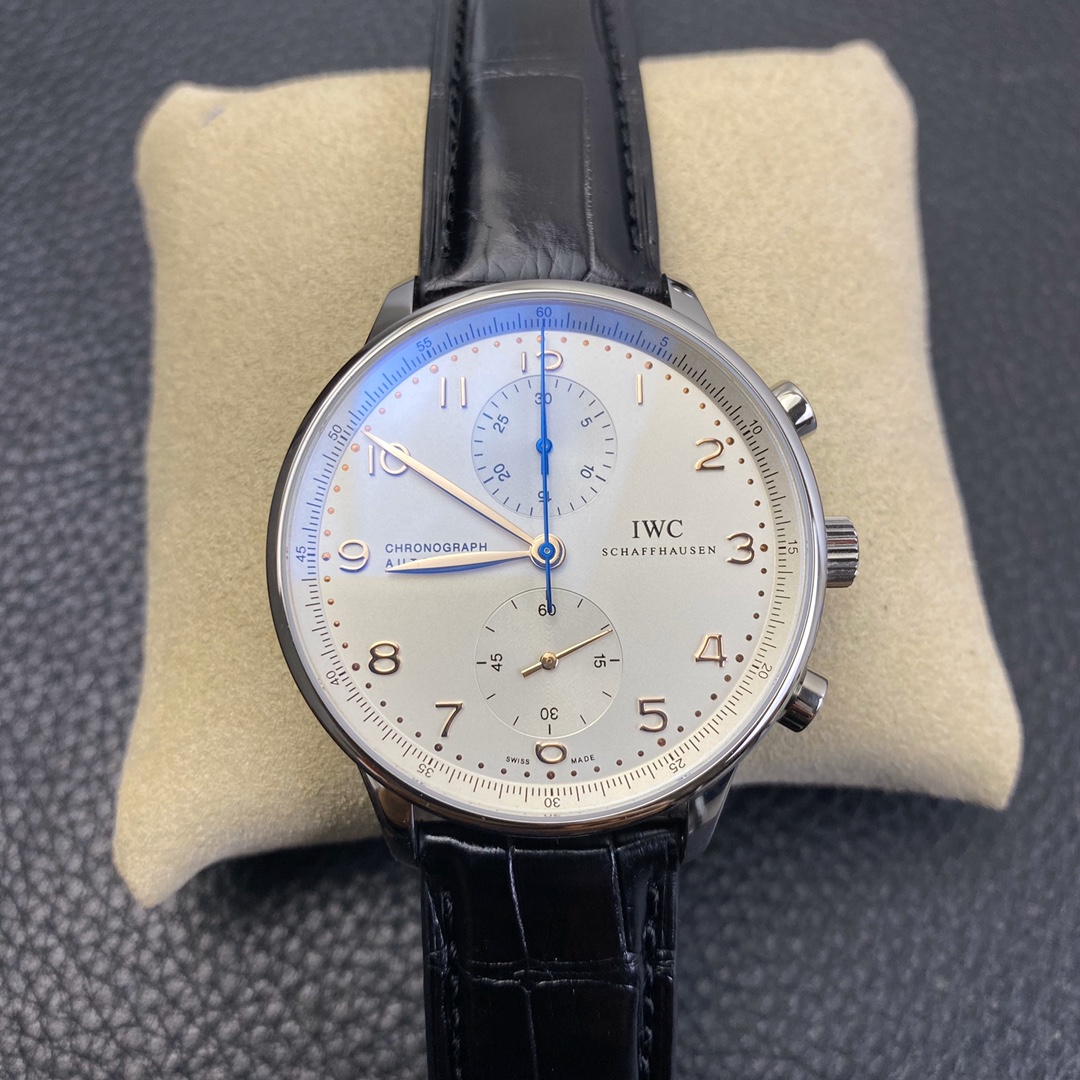 Universal Portugal 41 Series Classic Men’s Watch Universal Portugal 41 Series Classic Men’s Watch