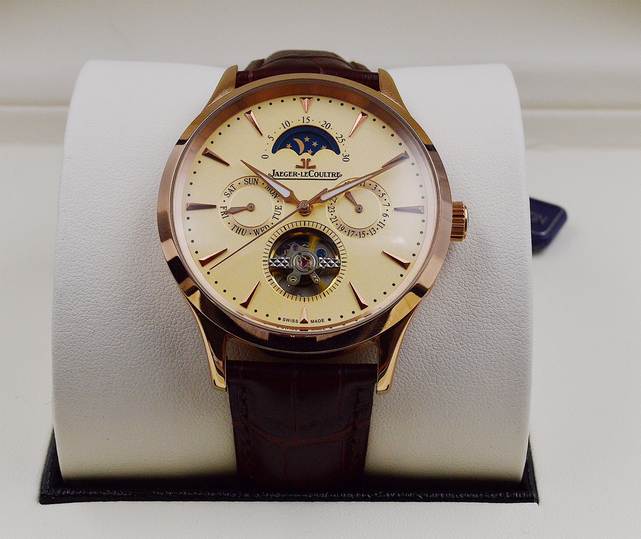 Jaeger-LeCoultre Multi-Function Premium Men’s Watch Jaeger-LeCoultre Multi-Function Premium Men’s Watch