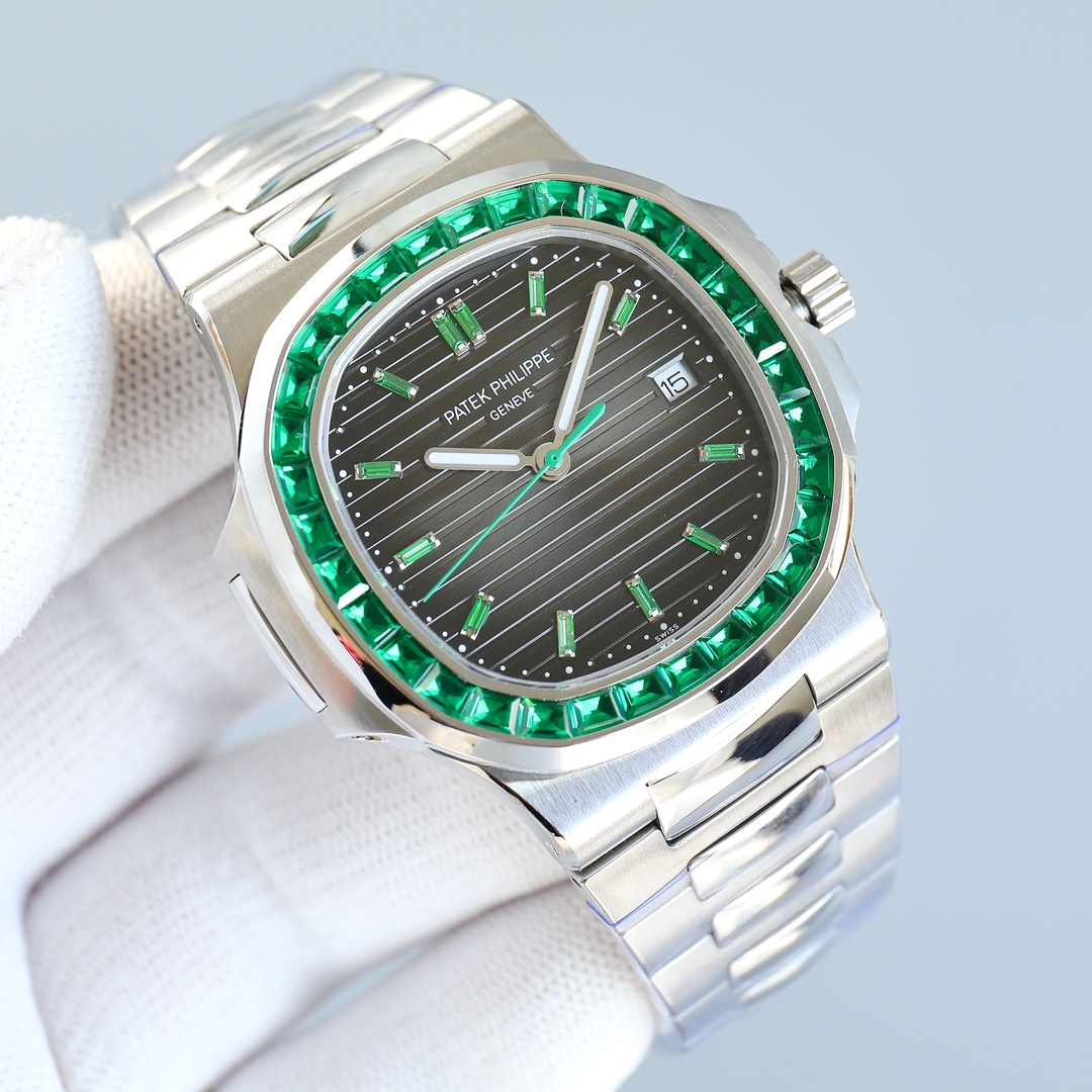 Patek Philippe Elegant Sports Series 5711/1A Nautilus Watch Patek Philippe Elegant Sports Series 5711/1A Nautilus Watch