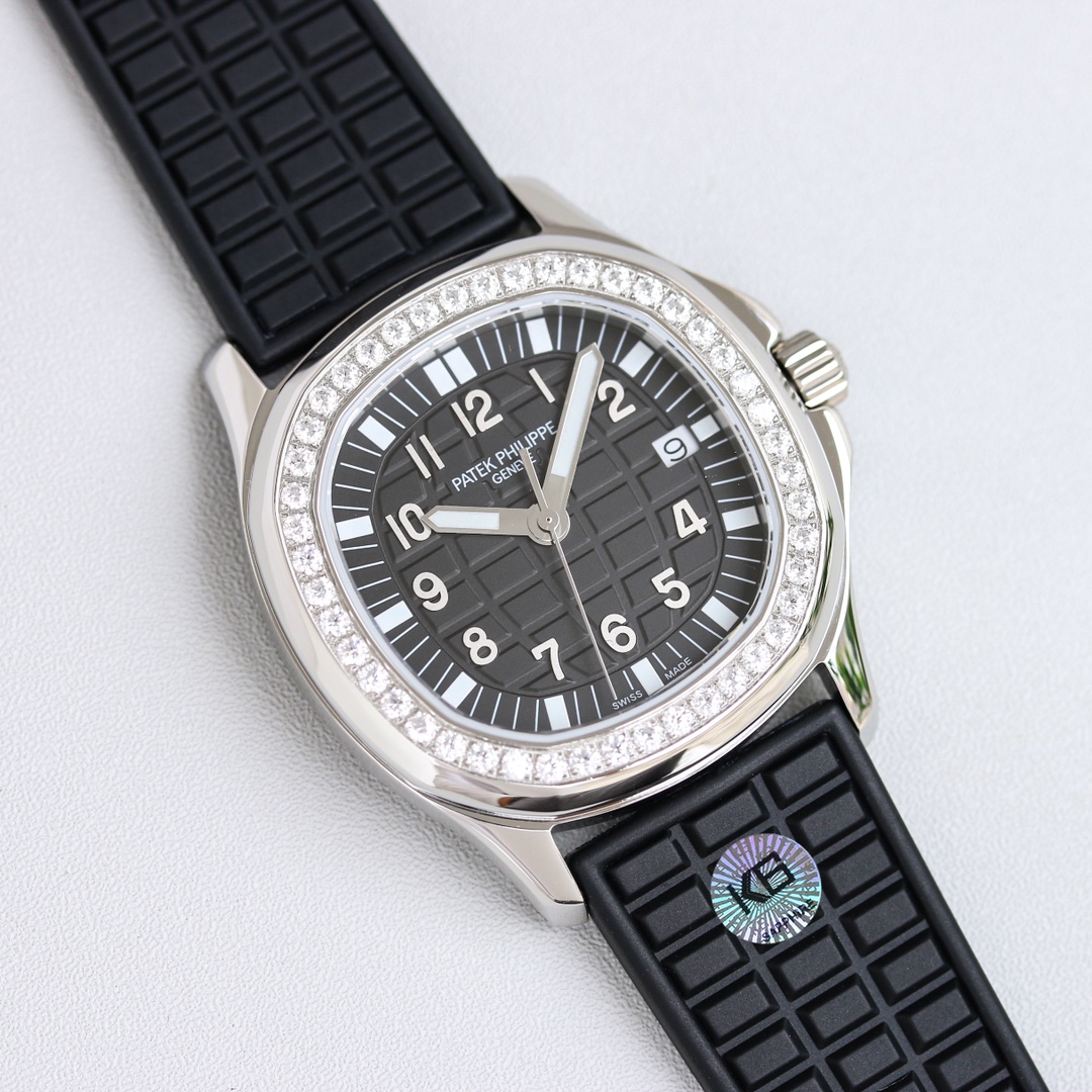 Patek Philippe 5067A Quartz Women’s Watch Patek Philippe 5067A Quartz Women’s Watch