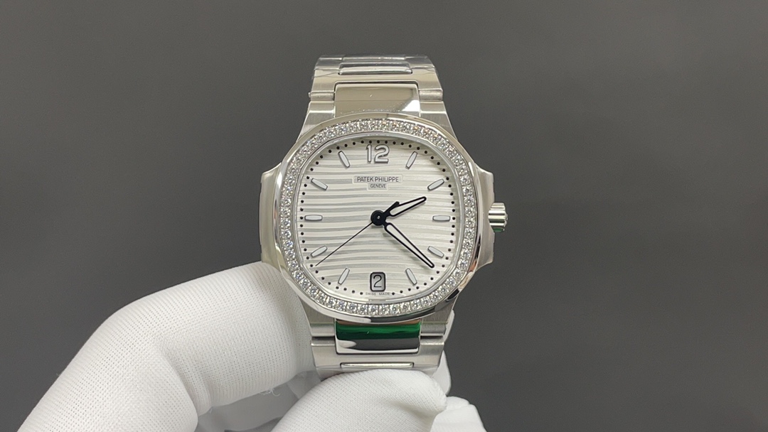 Patek Philippe Elegant and Sporty Nautilus Ladies PP7118 Watch Patek Philippe Elegant and Sporty Nautilus Ladies PP7118 Watch