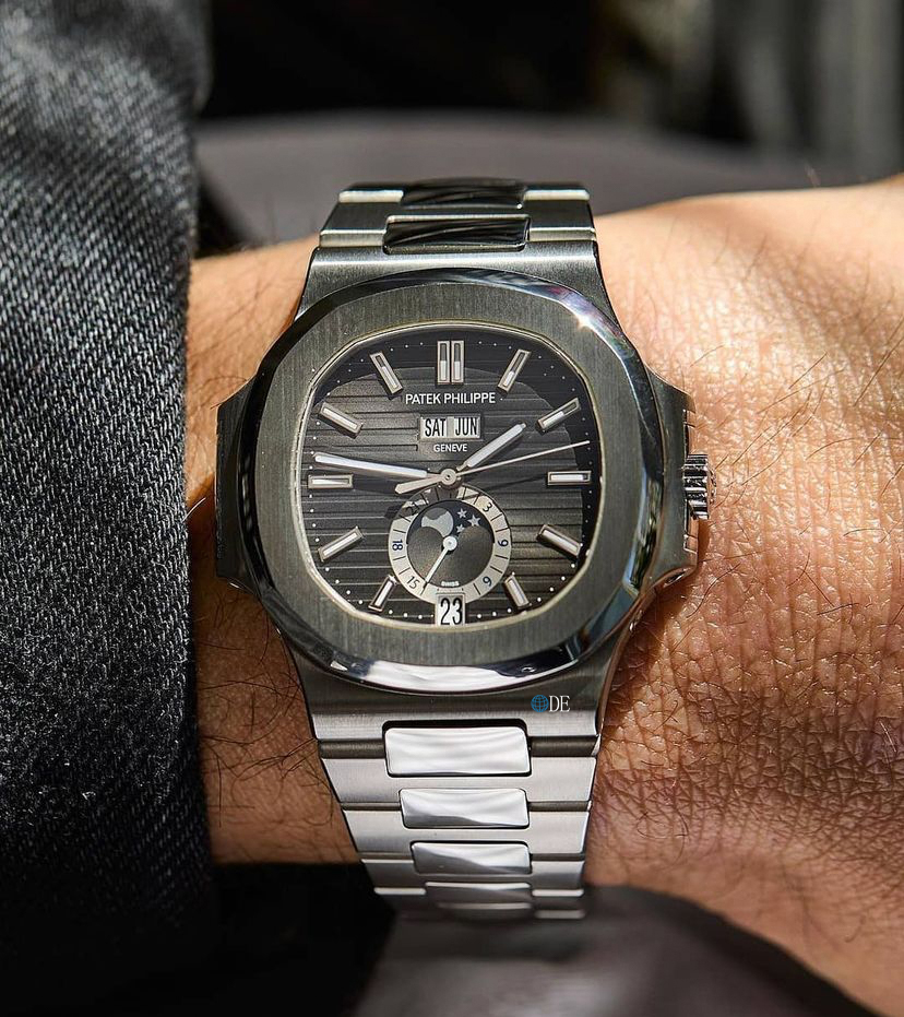 Patek Philippe Elegant Sports Nautilus Series (Parrot Fish) 5726 Annual Calendar Watch Patek Philippe Elegant Sports Nautilus Series (Parrot Fish) 5726 Annual Calendar Watch
