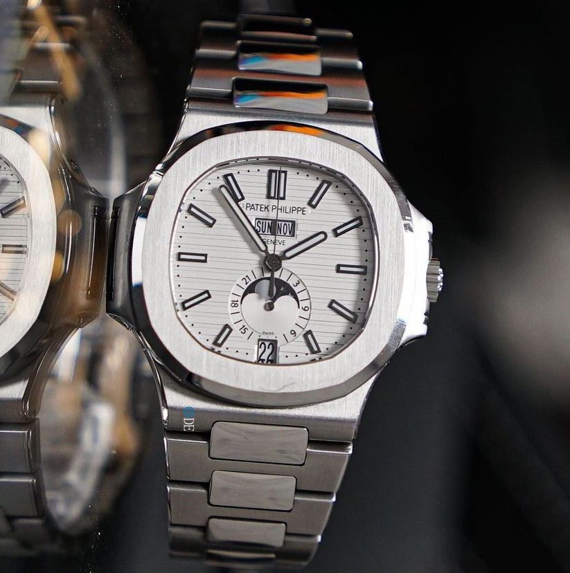 Patek Philippe Elegant Sports Nautilus Series (Parrot Fish) 5726 Annual Calendar Watch Patek Philippe Elegant Sports Nautilus Series (Parrot Fish) 5726 Annual Calendar Watch