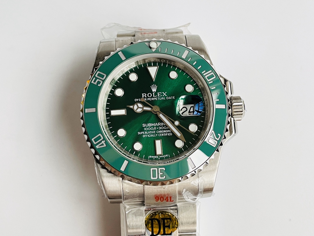 Rolex Oyster Perpetual Submariner Date V12 Edition Rolex Oyster Perpetual Submariner Date V12 Edition