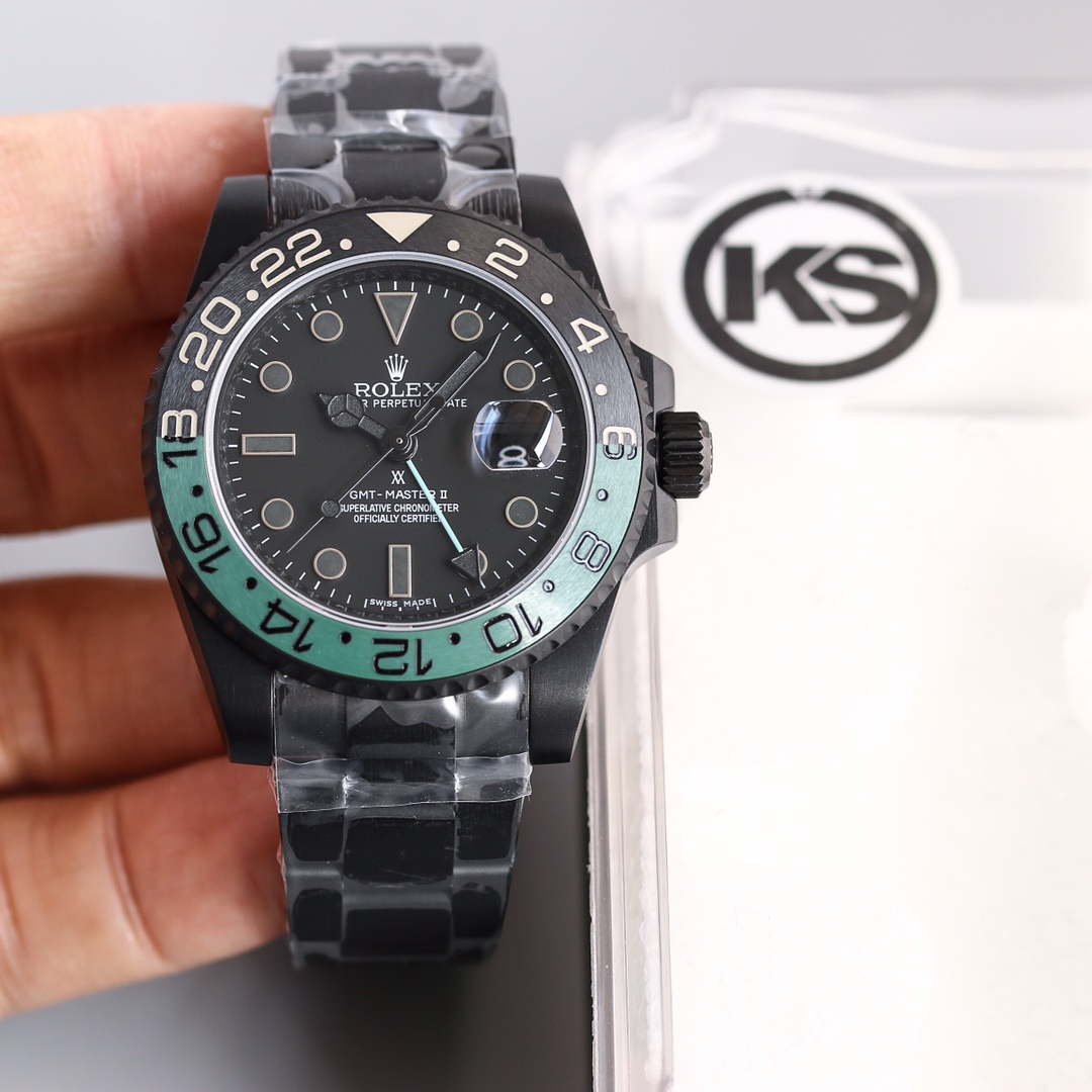 Black Shell Rolex GMT Master Series Black Shell Rolex GMT Master Series